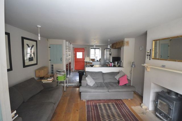 Image of 3 Bedroom Cottage to rent at St James Street  South Petherton, TA13 5BS
