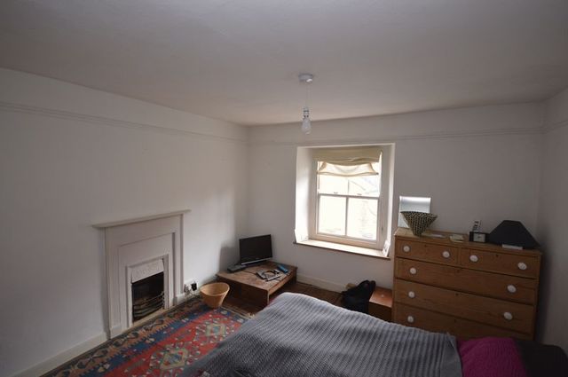  Image of 3 Bedroom Cottage to rent at St James Street  South Petherton, TA13 5BS
