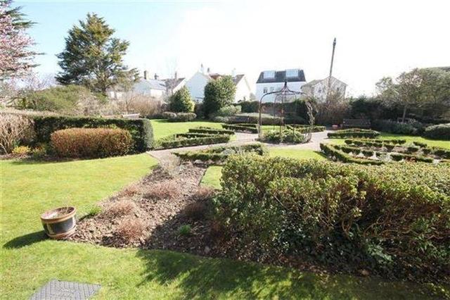  Image of 1 Bedroom Flat for sale at Shoreham-by-Sea, BN43 5AN