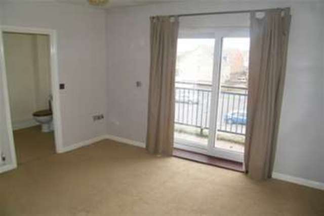  Image of 3 Bedroom Property to rent at Basildon, SS15 4HP