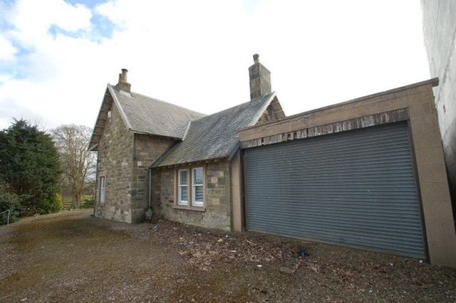  Image of 3 Bedroom Detached for sale at Strawfrank Road Carstairs Junction Lanark, ML11 8PP