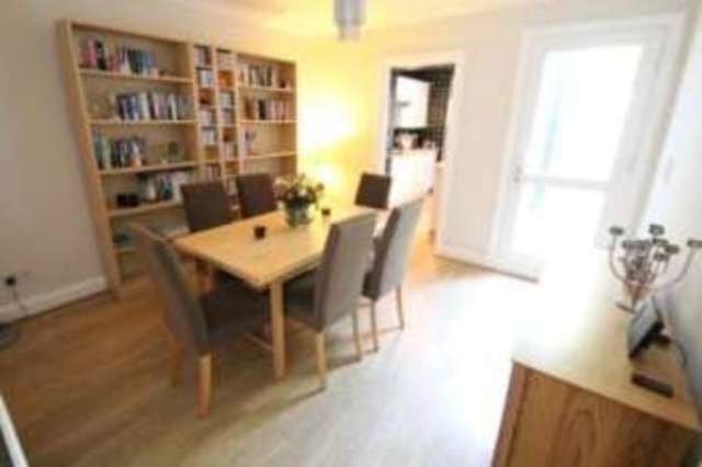  Image of 3 Bedroom Semi-Detached for sale at South Croydon  Sanderstead, CR2 7DB