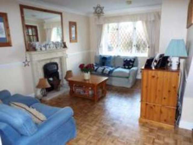  Image of 3 Bedroom Detached for sale at Luton Bedfordshire Stopsley, LU2 8SX