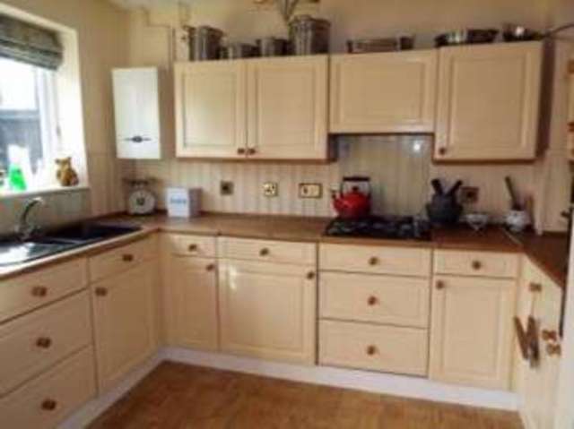  Image of 3 Bedroom Detached for sale at Luton Bedfordshire Stopsley, LU2 8SX