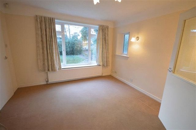  Image of 4 Bedroom Detached for sale at The Knoll  Prenton, CH43 5UZ