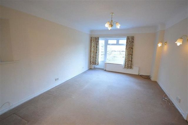 Image of 4 Bedroom Detached for sale at The Knoll  Prenton, CH43 5UZ