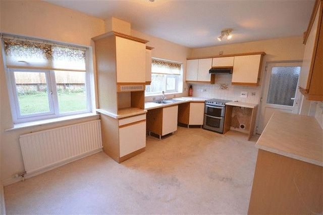  Image of 4 Bedroom Detached for sale at The Knoll  Prenton, CH43 5UZ