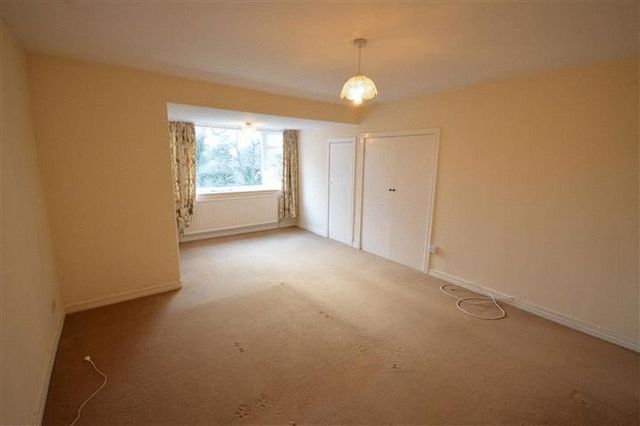  Image of 4 Bedroom Detached for sale at The Knoll  Prenton, CH43 5UZ