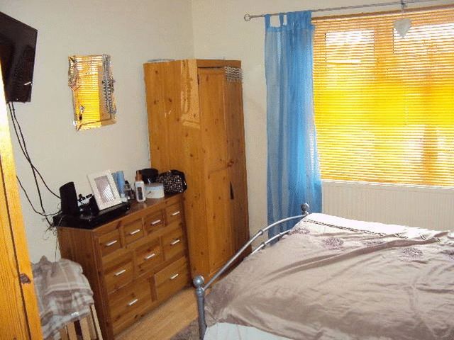  Image of 3 Bedroom Terraced for sale at The Quadrant  Hull, HU6 8NU