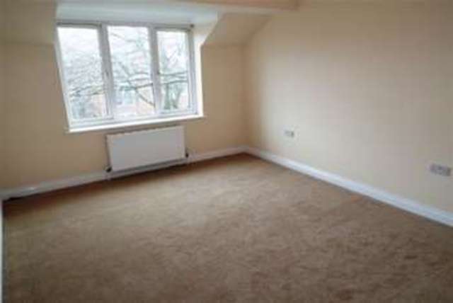  Image of 2 Bedroom Flat to rent at Bournemouth, BH5 1ED