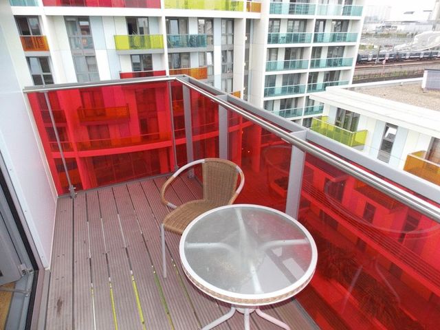  Image of 2 Bedroom Flat to rent at Warton Road  London, E15 2JS