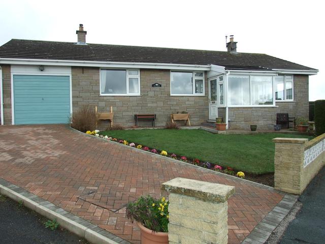  Image of 3 Bedroom Bungalow for sale at Hunmanby  Hunmanby, YO14 0LA
