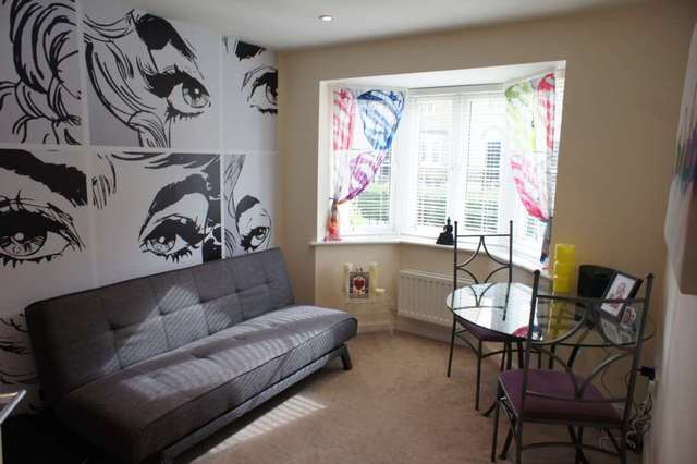  Image of 4 Bedroom Semi-Detached to rent at Whitelands Way Kingsmere Bicester, OX26 1AB