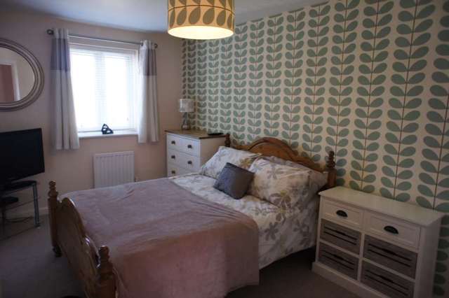  Image of 4 Bedroom Semi-Detached to rent at Whitelands Way Kingsmere Bicester, OX26 1AB