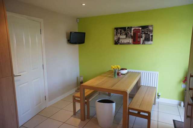  Image of 4 Bedroom Semi-Detached to rent at Whitelands Way Kingsmere Bicester, OX26 1AB