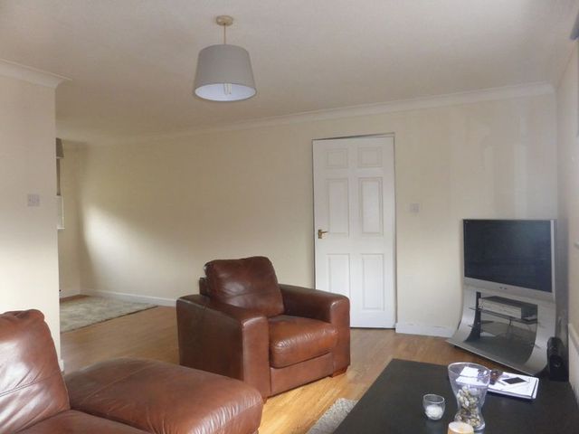  Image of 2 Bedroom Flat for sale at Victoria Street  Livingston, EH54 5BQ