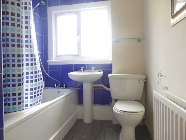  Image of 2 Bedroom Flat for sale at Victoria Street  Livingston, EH54 5BQ
