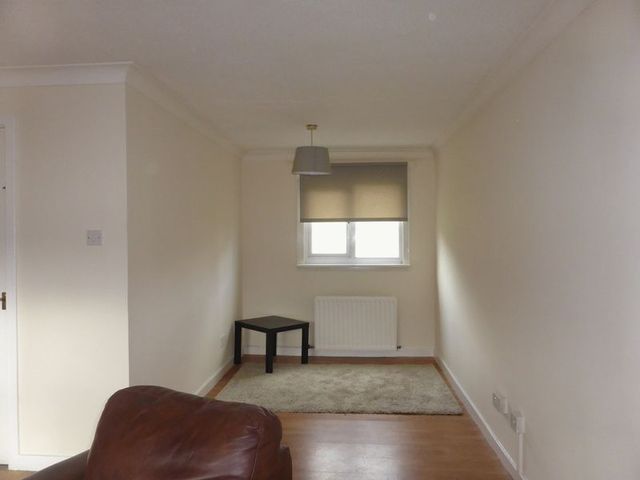  Image of 2 Bedroom Flat for sale at Victoria Street  Livingston, EH54 5BQ