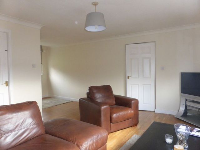  Image of 2 Bedroom Flat for sale at Victoria Street  Livingston, EH54 5BQ