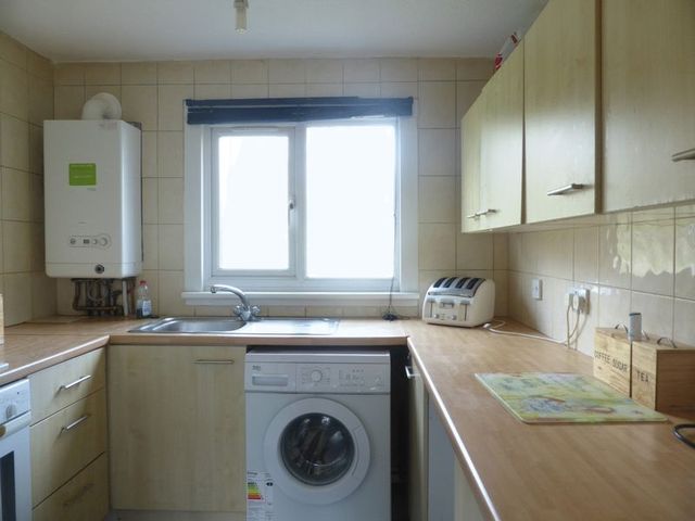  Image of 2 Bedroom Flat for sale at Victoria Street  Livingston, EH54 5BQ
