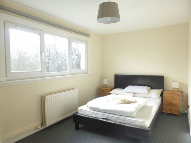  Image of 2 Bedroom Flat for sale at Victoria Street  Livingston, EH54 5BQ
