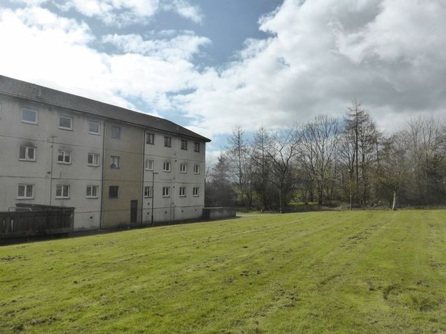  Image of 2 Bedroom Flat for sale at Victoria Street  Livingston, EH54 5BQ