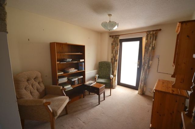  Image of 3 Bedroom Terraced for sale at Birchwood  Carterton, OX18 3JT