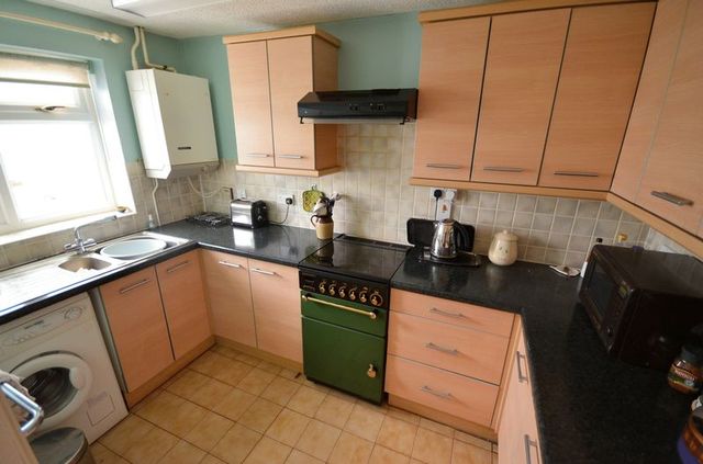  Image of 3 Bedroom Terraced for sale at Birchwood  Carterton, OX18 3JT