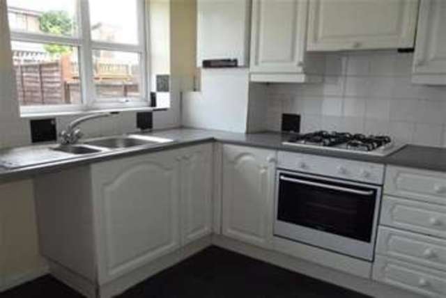  Image of 3 Bedroom Semi-Detached to rent at Wigan, WN6 7NZ