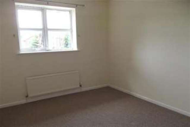  Image of 3 Bedroom Semi-Detached to rent at Wigan, WN6 7NZ