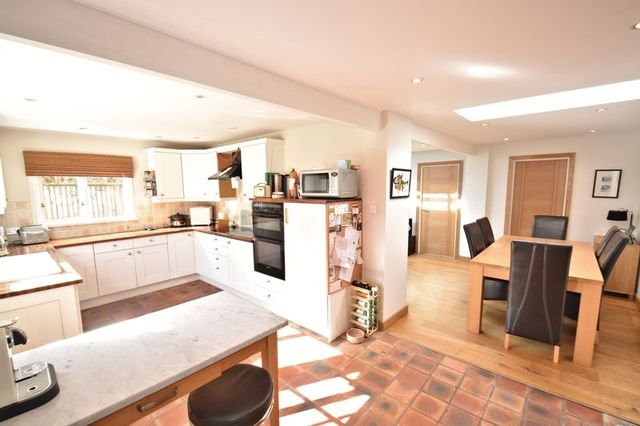  Image of 4 Bedroom Detached for sale at Bessels Way Blewbury Didcot, OX11 9NN