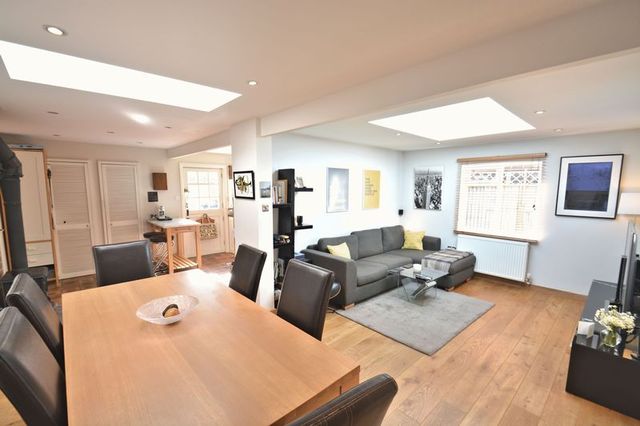  Image of 4 Bedroom Detached for sale at Bessels Way Blewbury Didcot, OX11 9NN