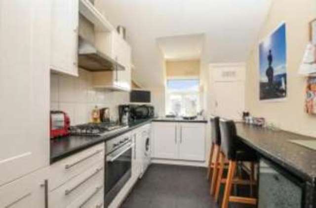  Image of 2 Bedroom Flat for sale at Shortlands Bromley Hayes, BR2 0AA