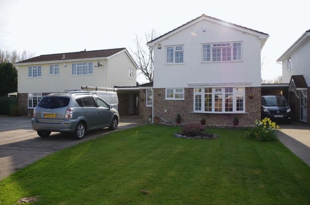  Image of 3 Bedroom Detached for sale at Brue Crescent  Burnham-On-Sea, TA8 1LR