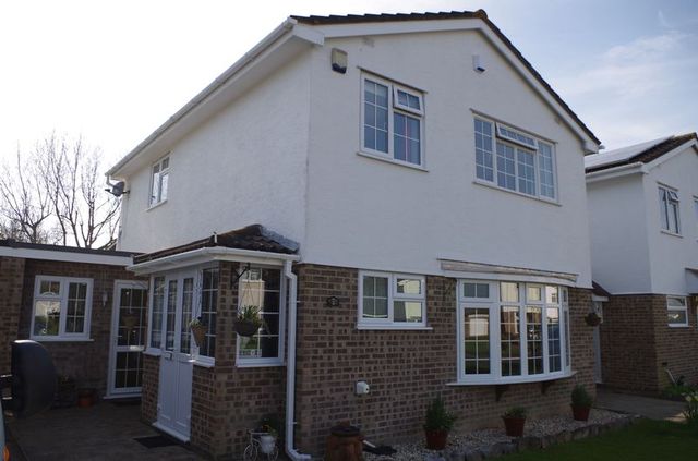  Image of 3 Bedroom Detached for sale at Brue Crescent  Burnham-On-Sea, TA8 1LR