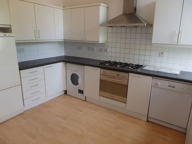  Image of 3 Bedroom Flat to rent at Coolhurst Road  Crouch End, N8 8EU