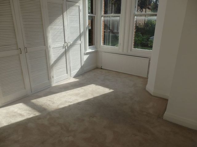  Image of 3 Bedroom Flat to rent at Coolhurst Road  Crouch End, N8 8EU