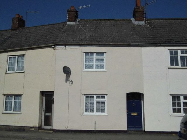  Image of 2 Bedroom Cottage for sale at Curzon Street  Calne, SN11 0DE