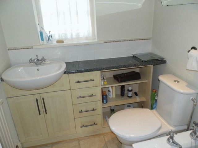  Image of 2 Bedroom Cottage for sale at Curzon Street  Calne, SN11 0DE