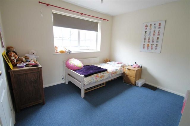  Image of 4 Bedroom Property for sale at Framefield Drive Solihull Solihull, B91 2SR