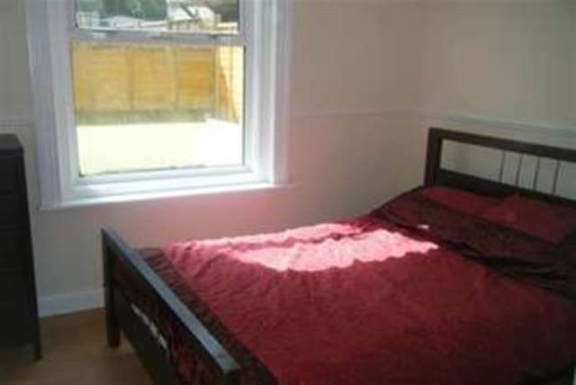  Image of 1 Bedroom Flat to rent at Bournemouth, BH1 3SA