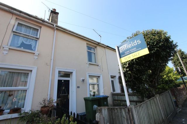  Image of 2 Bedroom Terraced for sale at Cracknore Road Freemantle Southampton, SO15 1JE
