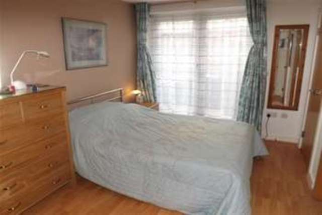  Image of 2 Bedroom Flat to rent at Bristol, BS1 6LP
