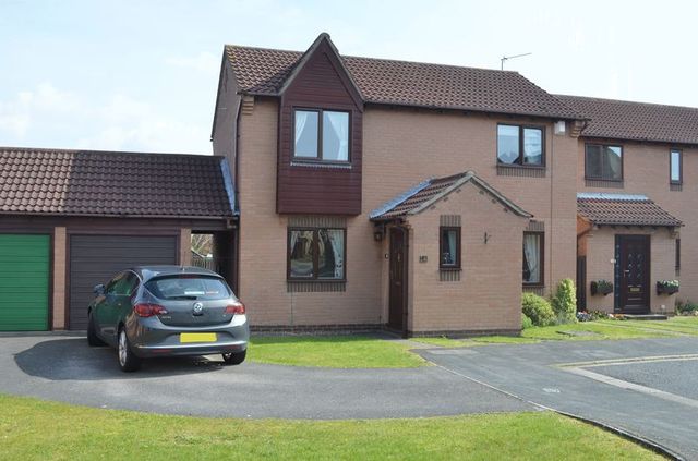  Image of 3 Bedroom Detached for sale at Hale Close Glebe Park Lincoln, LN2 4TZ