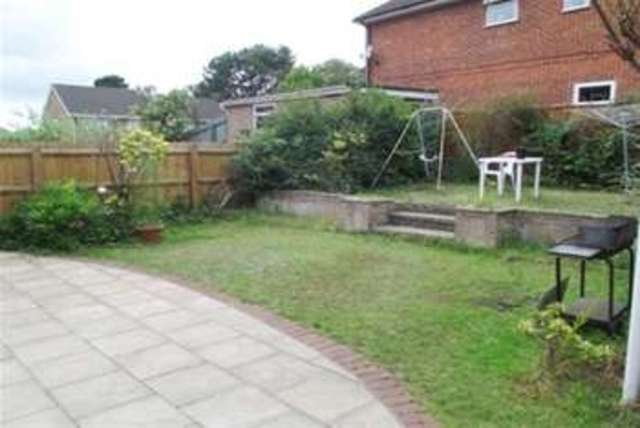  Image of 4 Bedroom Detached to rent at Broadstone, BH18 9LB