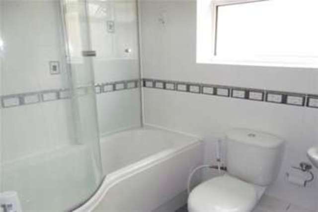  Image of 4 Bedroom Detached to rent at Broadstone, BH18 9LB