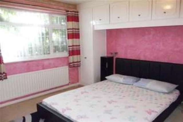  Image of 4 Bedroom Detached to rent at Broadstone, BH18 9LB