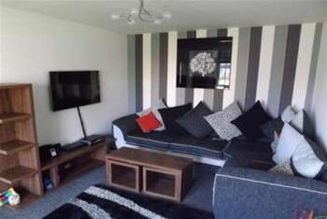  Image of 3 Bedroom Semi-Detached to rent at Kilmarnock, KA3 1EY