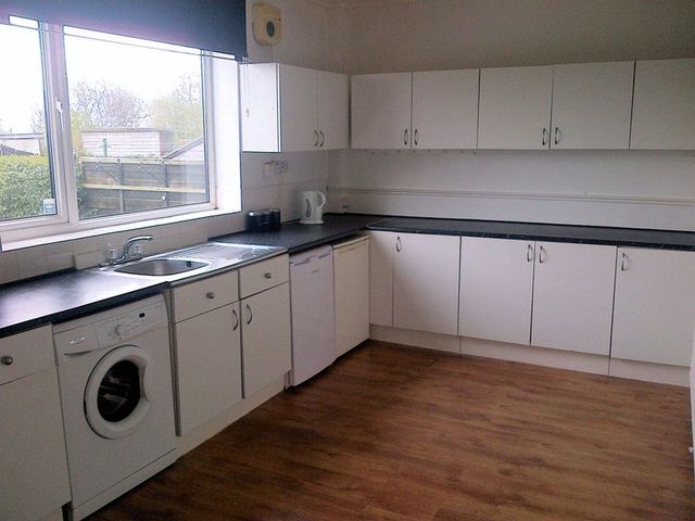  Image of 2 Bedroom Semi-Detached to rent at North Hill Road  Sheffield, S5 8DT