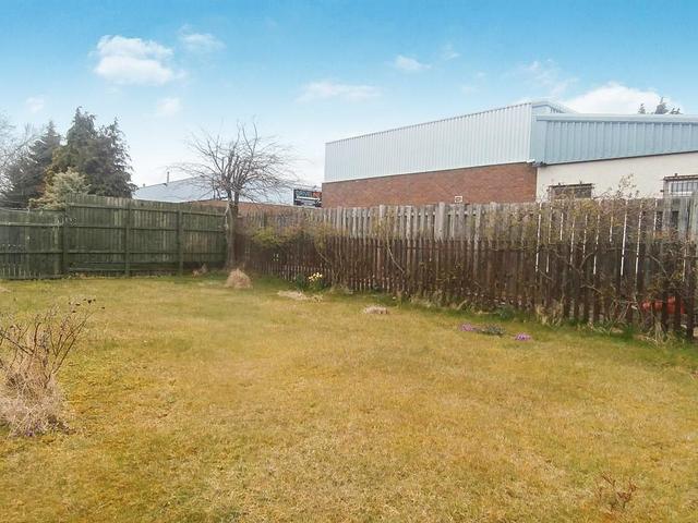  Image of 3 Bedroom Flat to rent at Grangemouth Falkirk Falkirk, FK3 9AY